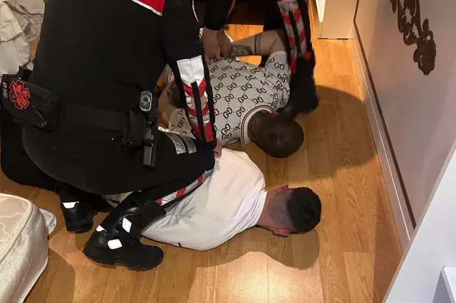 istanbul da otel odasina baskin yatagin altindan 19399184 241 o