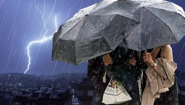 İstanbul Karadeniz siklonunun etkisi altına girdi! 17 saat sürecek