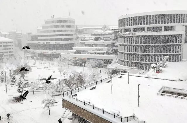 İstanbul’un yanı başında kar kalınlığı yarım metreye ulaştı