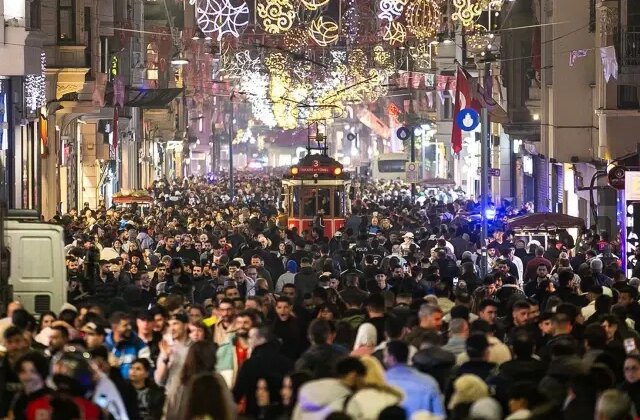 İstanbul Valiliği yılbaşı tedbirlerini duyurdu! 8 ilçeye bu araçların girişi yasaklandı