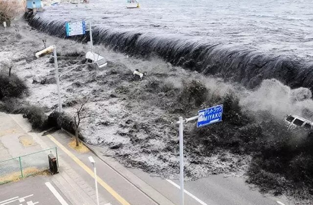 Japonya’da 7.6 büyüklüğünde deprem! Tsunami uyarısı yapıldı