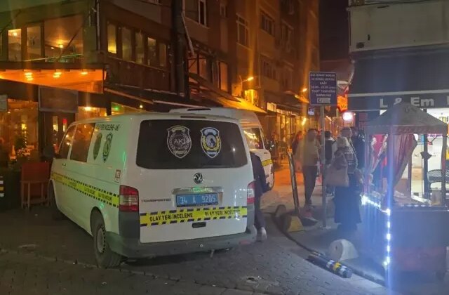 Kadıköy’de dehşet: 2 kişi ölü bulundu, bir not bırakmışlar