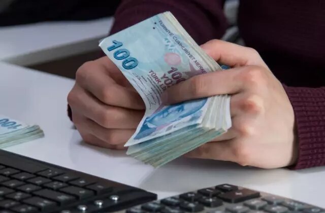 Kamu yöneticilerine seyyanen 30 bin lira zam teklifi geri çekildi
