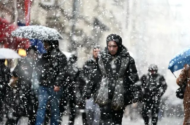 Kar yağışı tüm Türkiye’yi esir alacak! Meteoroloji tarih verdi