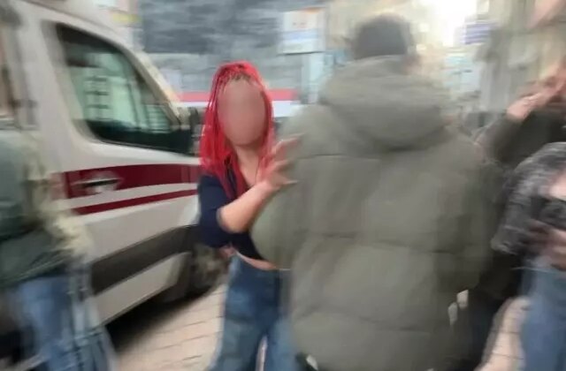 Kardeşiyle birlikte arkadaşını defalarca bıçakladı