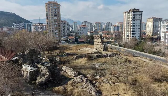 Dünyanın en eski hastanesi Kayseri’deki gecekonduların altından çıktı