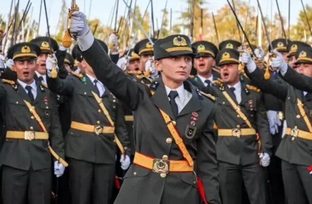 Kılıçlı yemin nedeniyle TSK’dan ihraç edilen komutan için yeni karar