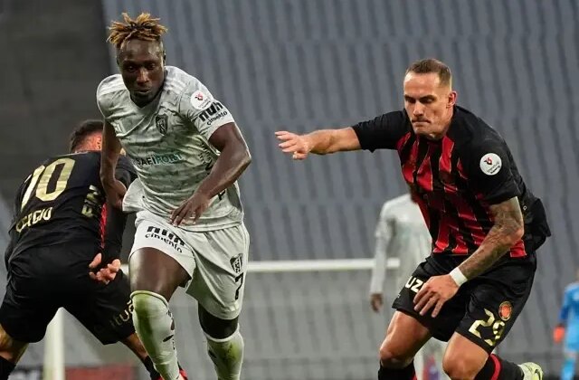 Kocaelispor, Fatih Karagümrük’ü 90+2’de üzdü! İki takımda puanları paylaştı