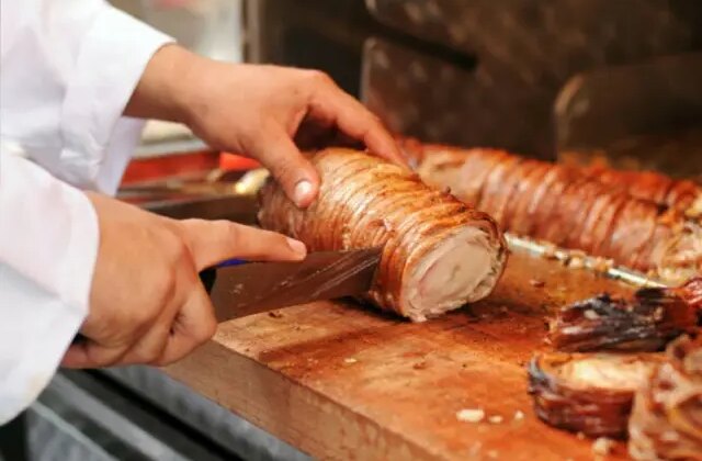 Kokoreç tartışması yeniden alevlendi: Çakması orijinalini nasıl geçer?