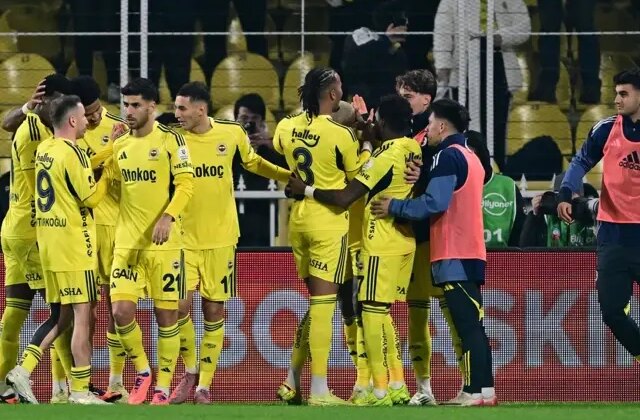 Fenerbahçe’de deprem! Konyaspor maçında sakatlanan yıldız tam 2 ay yok