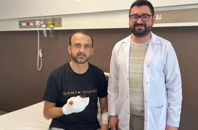 Kopan parmağını buz poşetine koyup yurt dışından Türkiye’ye geldi