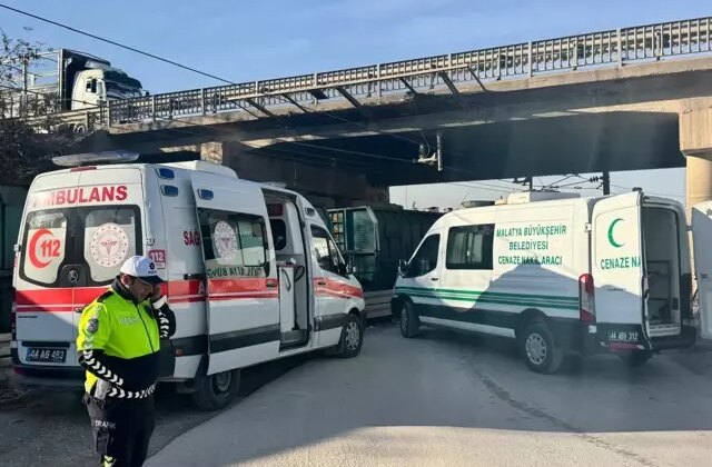 Malatya’da trenin çarptığı genç öldü