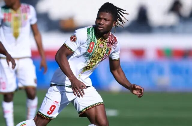 El Bilal Toure penaltı kaçırdı, Mali son saniyelerde yıkıldı