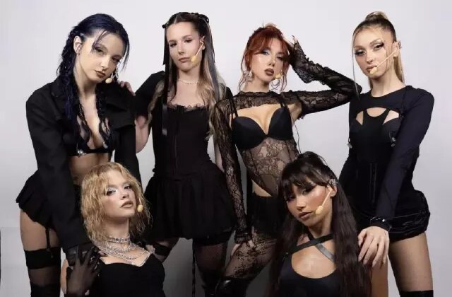 Manifest’e ‘müstehcenlik’ten hapis cezası