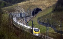 Manş Tüneli’nde elektrik arızası: Dört ülkeyi bağlayan tren seferleri durdu