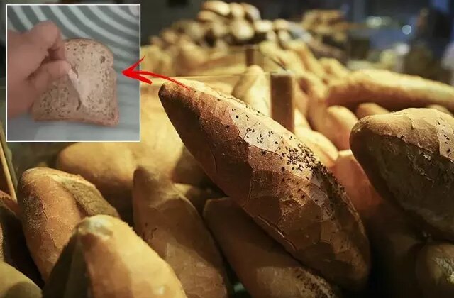 Marketten aldığı ekmeğin içinden çıkanı görünce gözlerine inanamadı
