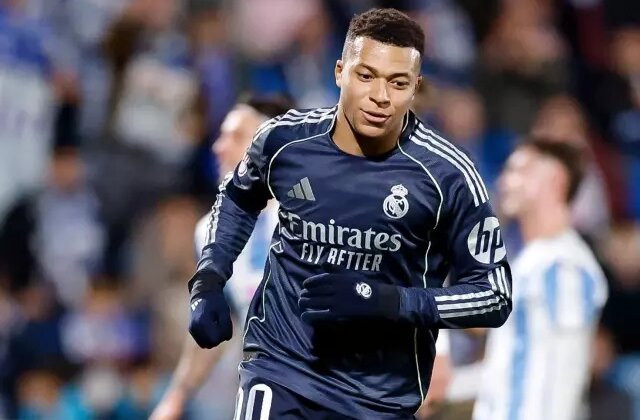 Mbappe’nin hissedarı olduğu takımın başına Süper Lig’in eski yıldızı geçti