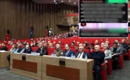 Meclis’te kavga sürerken, attığı mesajlarla yangını körüklemiş