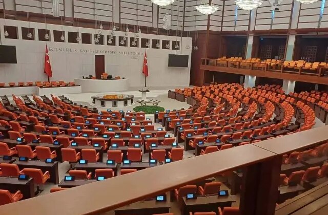 Meclis’teki taciz skandalında kadın amir olayın üstünü örtmeye çalışmış