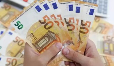 Merkez’in kararı sonrası euro tarihte ilk kez 50 lirayı aştı