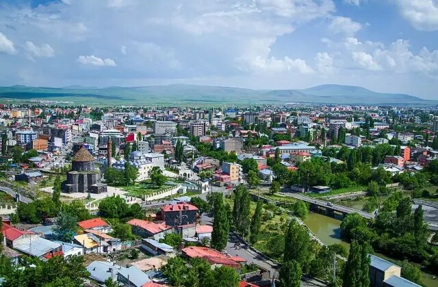 Merkez nüfusu 100 bin olan Kars’ta araç sayısı 50 bini aştı