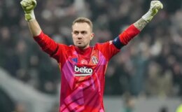 Mert Günok kulağı telefonda Fenerbahçe’den haber bekliyor