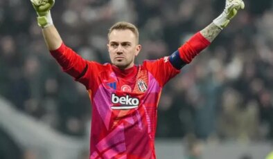 Mert Günok kulağı telefonda Fenerbahçe’den haber bekliyor