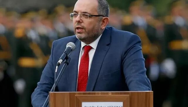 Milli Savunma Üniversitesi Rektörü Erhan Afyoncu’dan Fenerbahçe’ye transfer önerisi: 2 isim verdi