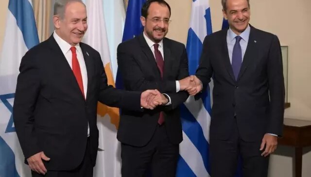 MSB’den olay fotoğrafa ilk yorum: Tehdit oluşturması söz konusu değil