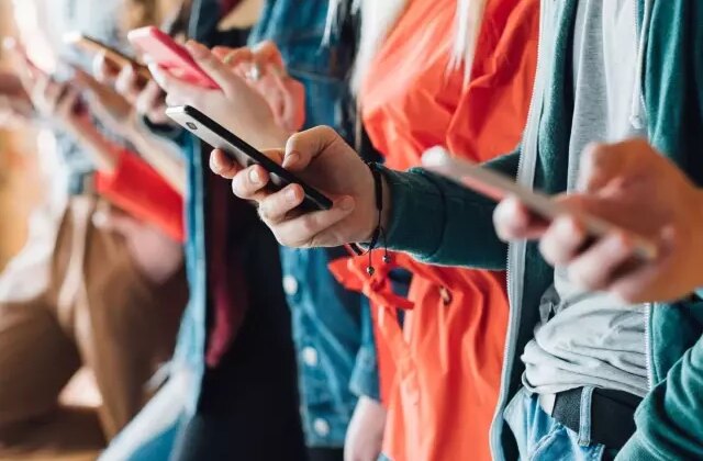 Öğrenciye ÖTV’siz akıllı telefon! Modeller belli oldu, tek bir şart var