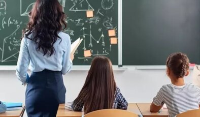 Öğretmenlikte bir devrin sonu! MEB pedagojik formasyonu resmen kaldırdı