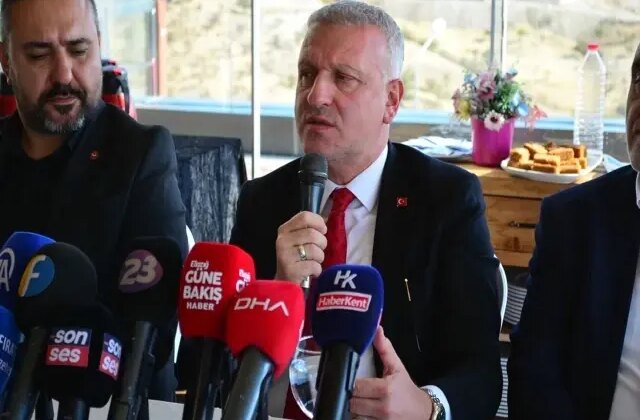 Oktay Saral’dan Sabancı Üniversitesi’ne “cuma namazı” tepkisi