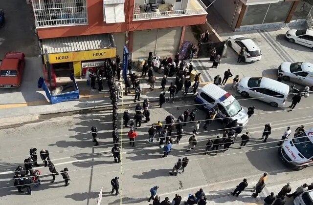 Önce komşusuyla oğlunu sonra bedava içki vermeyen işletmeciyi öldürdü