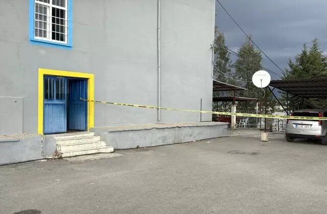 Ortaokul öğrencisi okul müdürünü tüfekle vurdu