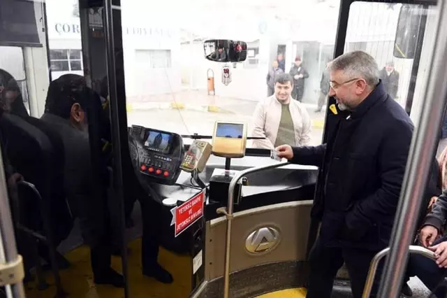 otobuse binip poz veren belediye baskaninin yeni 19343574 9837 o