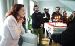 Özgü Namal’a sette sürpriz doğum günü kutlaması