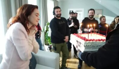 Özgü Namal’a sette sürpriz doğum günü kutlaması