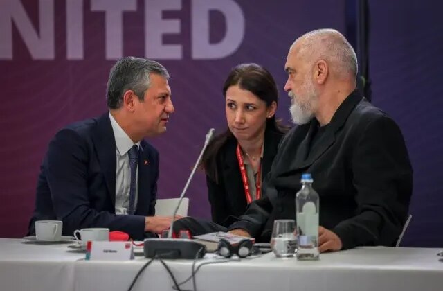 Özgür Özel Brüksel’de konuştu, AK Parti’den tepkiler peş peşe geldi