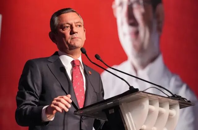 Özgür Özel’den canlı yayında İmamoğlu gafı: Bizim adayımız belli…