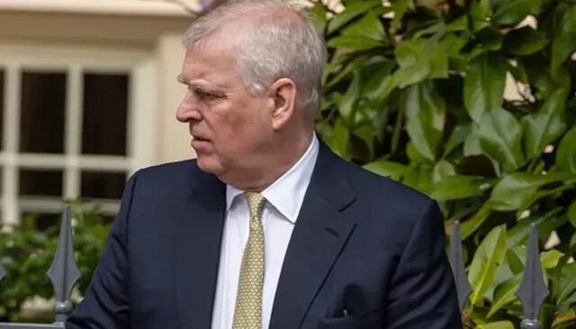 Prens Andrew’ın son kraliyet unvanları da iptal edildi