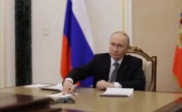 Putin’den Maduro’ya destek telefonu