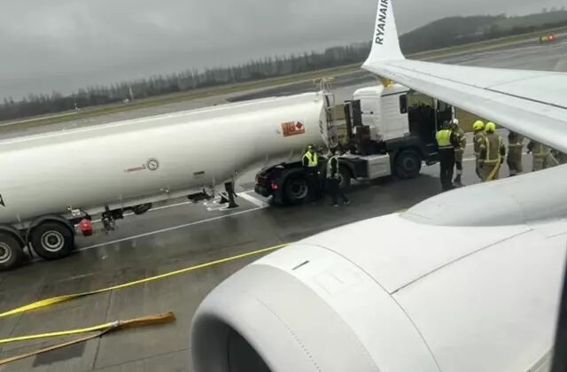 Ryanair uçağında korku dolu anlar, yakıt tankeri ile çarpıştı