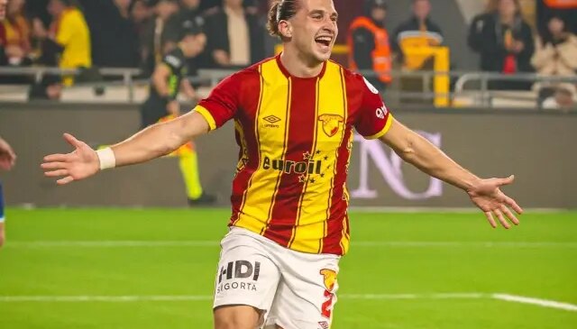 Sağ bek, sağ açık ve forvet oynayabiliyor! Alman devi, Arda Okan’ın peşine düştü