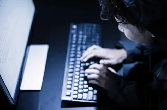 Sanal medyada tetikçi ilanı verdi, gözaltına alındı