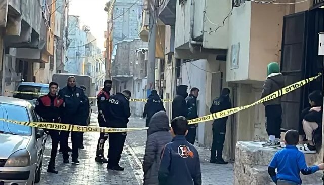 Şanlıurfa’da ısıtıcı faciası: Yangına suyla müdahale eden kadın elektrik akımına kapıldı