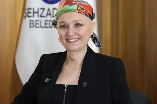 sehzadeler belediye baskani gulsah durbay a coklu 19340123 3761 o