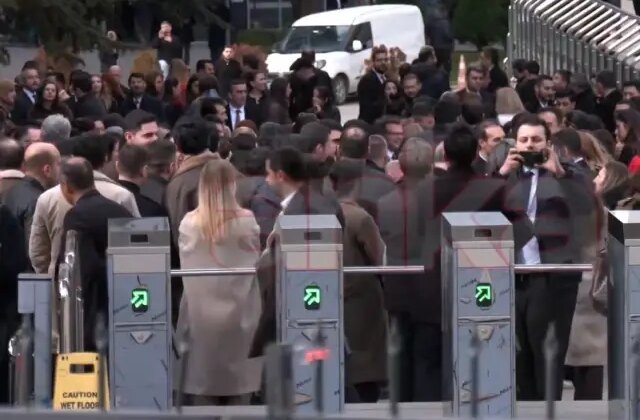 Seyyanen zam geri çekildi, Maliye Bakanlığı uzmanları kararı protesto etti