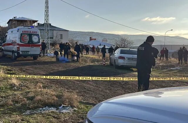 Silahlı kavgada baba öldü, oğlu ve yeğeni yaralandı