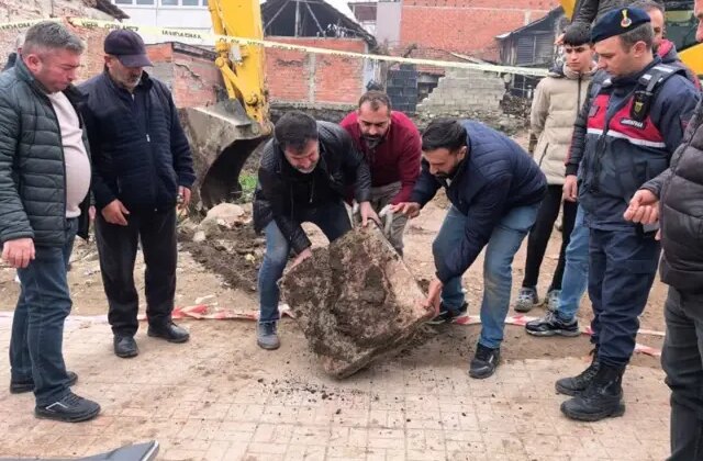 Site inşaatında topraktan çıkanları görenler gözlerine inanamadı