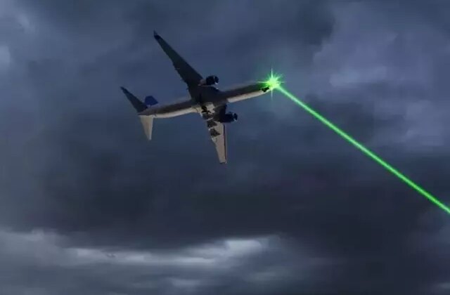 Sivil havacılıkta cezalar katlandı: Sigara içene 24 bin, lazer tutana 164 bin lira